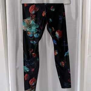 Shiny black floral Nike leggings